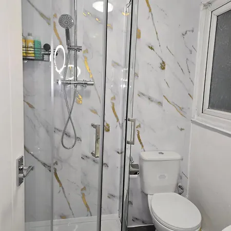 Rum i privatbostad Chub Luxury Ensuite *