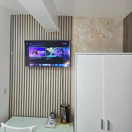 Chub Luxury Ensuite Homestay Bradford (West Yorkshire)